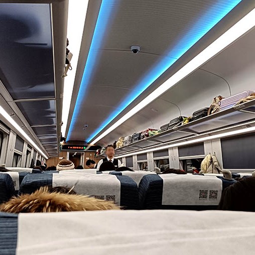 High-speed train 2nd class, travel from Shangri-la to Kunming รถไฟความเร็วสูง ชั้นสอง เดินทางจากแชงกรีล่าไปคุนหมิง