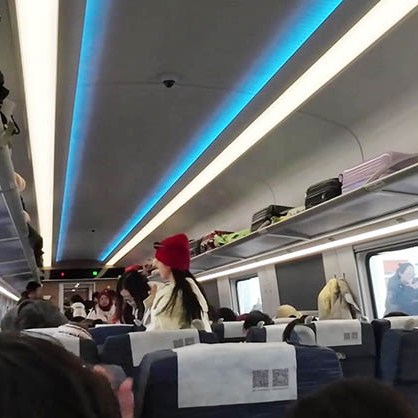 High-speed train 2nd class, travel from Shangri-la to Kunming รถไฟความเร็วสูง ชั้นสอง เดินทางจากแชงกรีล่าไปคุนหมิง