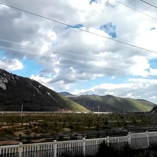 High-speed train 2nd class, travel from Shangri-la to Kunming รถไฟความเร็วสูง ชั้นสอง เดินทางจากแชงกรีล่าไปคุนหมิง