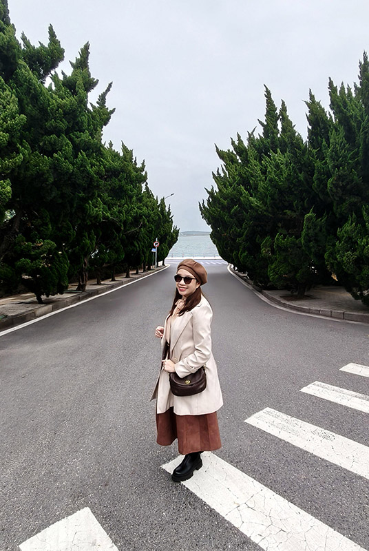 popular photogenic area by the sea, Xilingxia road area, Qingdao, Shandong province, China มุมถ่ายรูปยอดฮิต ริมทะเล ชิงเต่า ย่านถนน Xilingxia, มณฑลชานตง ประเทศจีน