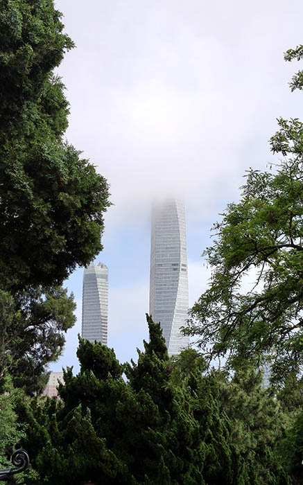 Qingdao skyscrapers in the fog ตึกสูงเมืองชิงเต่าในม่านหมอก