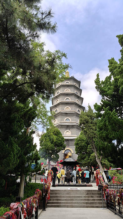 the pagoda of Medicine Buddha, Zhanshan Temple, Qingdao, Shandong province, China เจดีย์พระไภสัษชยคุรุ วัดจ้านซาน, ชิงเต่า มณฑลชานตง ประเทศจีน