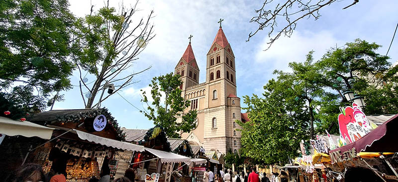 St. Michael's Cathedral, Qingdao, Shandong province, China มหาวิหารเซนต์ไมเคิล, ชิงเต่า มณฑลชานตง ประเทศจีน