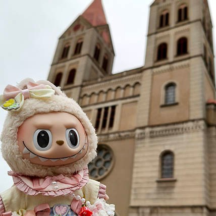 St. Michael's Cathedral, Qingdao, Shandong province, China มหาวิหารเซนต์ไมเคิล, ชิงเต่า มณฑลชานตง ประเทศจีน