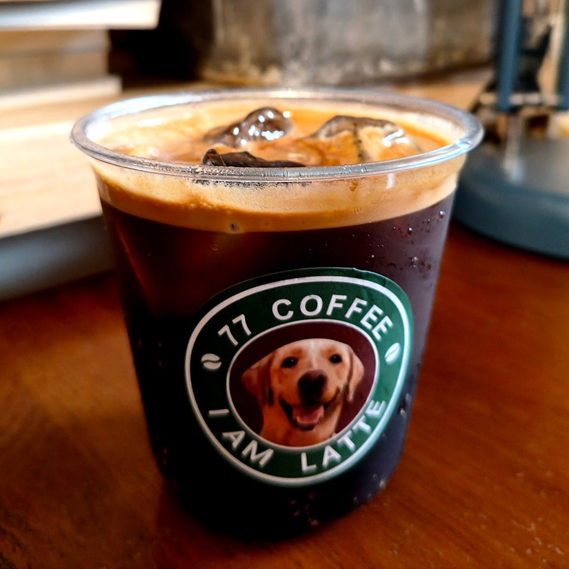 77 Coffee, Cafe near St. Michael's Cathedral, Qingdao, Shandong province, China ร้านกาแฟ 77 Coffee คาเฟ่ใกล้มหาวิหารเซนต์ไมเคิล, ชิงเต่า มณฑลชานตง ประเทศจีน