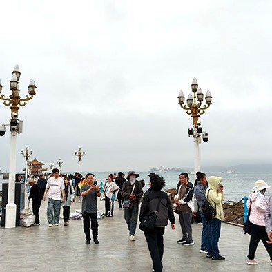 Zhanqiao pier Qingdao old town, Qingdao, Shandong province, China สะพานจ้านเฉียว ย่านเมืองเก่า, ชิงเต่า มณฑลชานตง ประเทศจีน