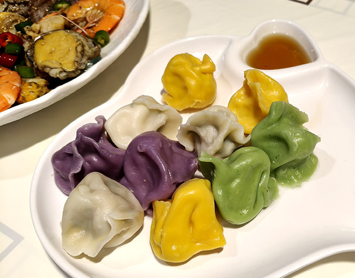Seafood Dumpling, 33号大院 33Hao Da Yuan restaurant at Qingdao old town, Qingdao, Shandong province, China เกี๊ยวซีฟู้ดรวม ร้านอาหาร 33Hao Da Yuan ย่านเมืองเก่า, ชิงเต่า มณฑลชานตง ประเทศจีน