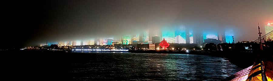 May the 4th square, Qingdao, Shandong province, China จัตุรัส 4 พฤษภาคม, ชิงเต่า มณฑลชานตง ประเทศจีน