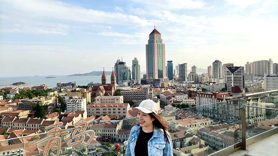 aerial view of old town Qingdao, Shandong province, China ทิวทัศน์เมืองชิงเต่าย่ านเมืองเก่า มณฑลชานตง ประเทศจีน