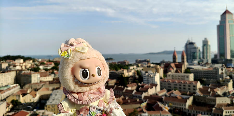 aerial view of old town Qingdao, Shandong province, China ทิวทัศน์เมืองชิงเต่าย่ านเมืองเก่า มณฑลชานตง ประเทศจีน