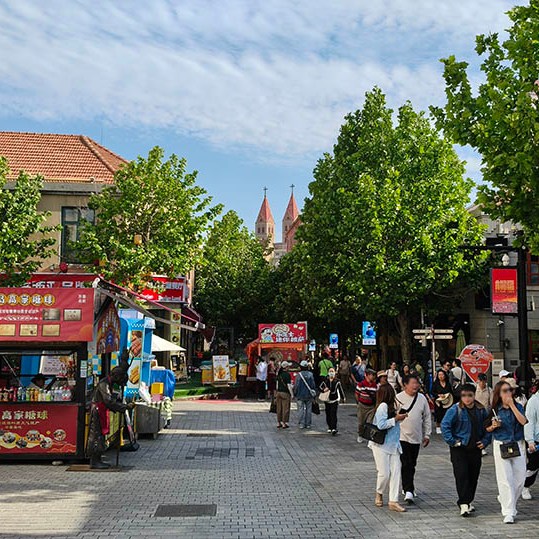 Zhongshan district, old town Qingdao, Shandong province, China ย่านจงซาน เมืองเก่าชิงเต่า มณฑลชานตง ประเทศจีน