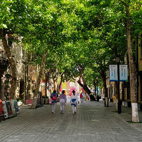 Zhongshan district, old town Qingdao, Shandong province, China ย่านจงซาน เมืองเก่าชิงเต่า มณฑลชานตง ประเทศจีน