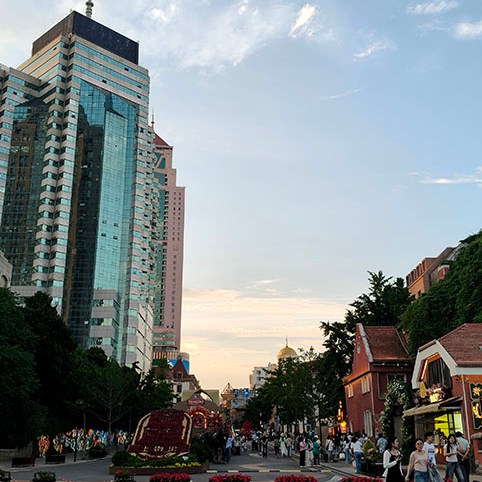 Zhanqiao pier Qingdao old town, Qingdao, Shandong province, China สะพานจ้านเฉียว ย่านเมืองเก่า, ชิงเต่า มณฑลชานตง ประเทศจีน