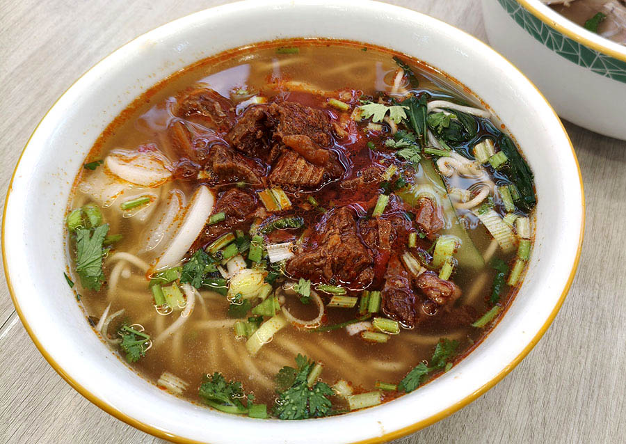 Lanzhou Noodles store at Qingdao old town, Qingdao, Shandong province, China ร้านบะหมี่หลานโจว ย่านเมืองเก่า, ชิงเต่า มณฑลชานตง ประเทศจีน