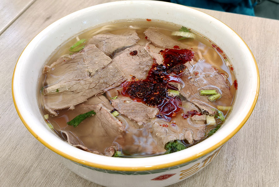 Lanzhou Noodles store at Qingdao old town, Qingdao, Shandong province, China ร้านบะหมี่หลานโจว ย่านเมืองเก่า, ชิงเต่า มณฑลชานตง ประเทศจีน