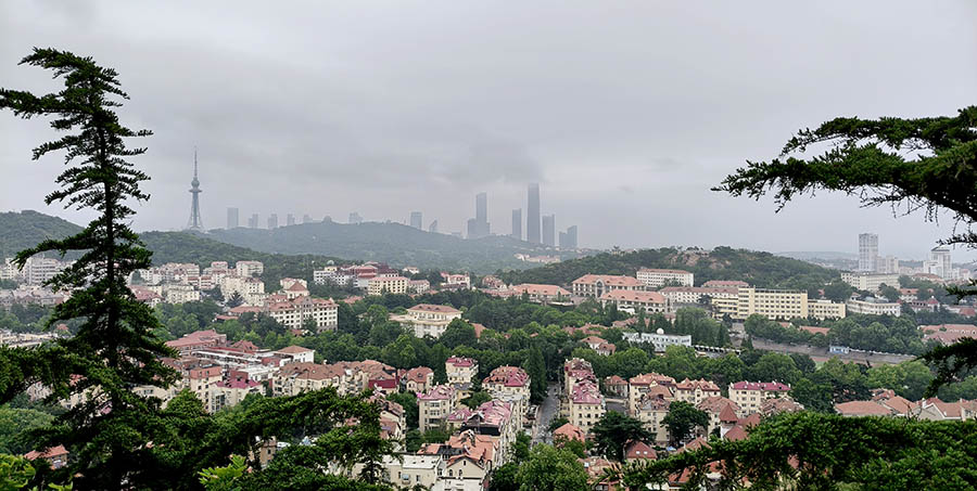 Signal Hill Park, Qingdao, Shandong province, China , จุดชมวิวภูเขาหอส่งสัญญาณ ชิงเต่า มณฑลชานตง ประเทศจีน
