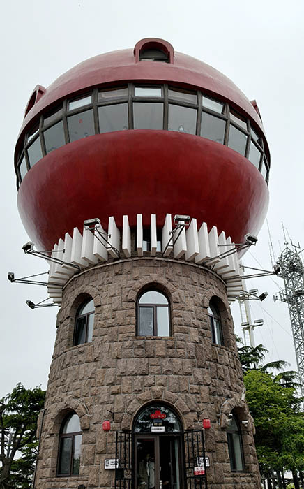 Signal Hill Park, Qingdao, Shandong province, China , จุดชมวิวภูเขาหอส่งสัญญาณ ชิงเต่า มณฑลชานตง ประเทศจีน