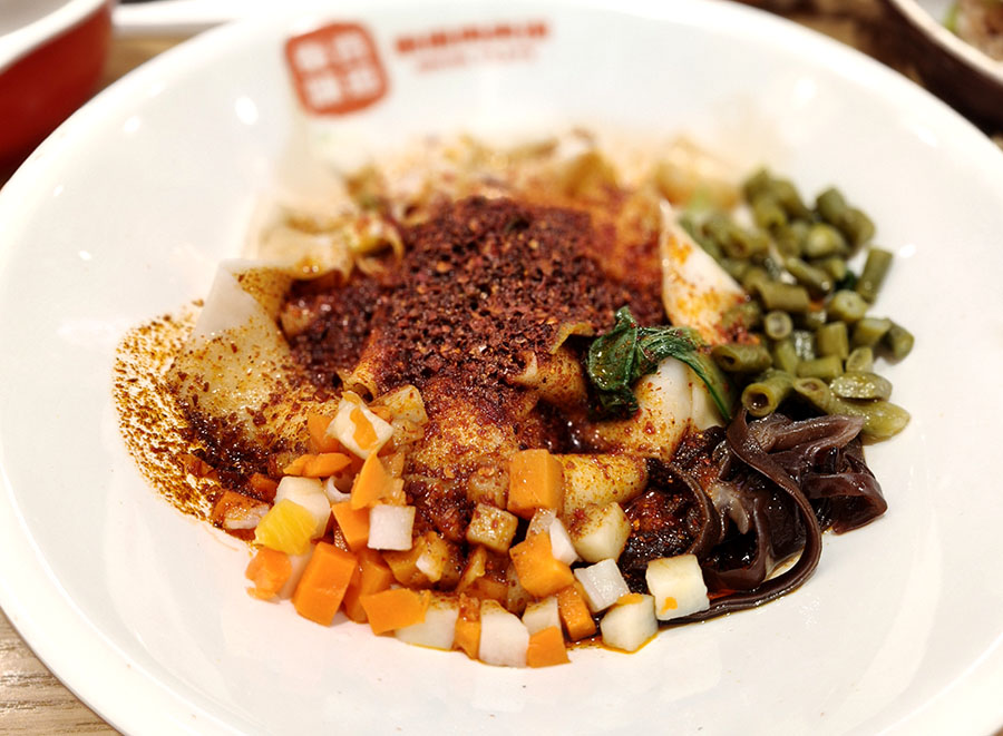 Qinjin Taste restaurant, Zhongshan road, Qingdao, Shandong province, China ร้านฉินจิน ถนนคนเดินจงซาน ชิงเต่า มณฑลชานตง ประเทศจีน