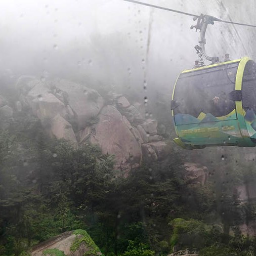 Yangkou ropeway, Laoshan National Park, Qingdao, Shandong province, China กระเช้าขึ้นหยางโข่ว อุทยานแห่งชาติเหลาซาน ชิงเต่า มณฑลชานตง ประเทศจีน